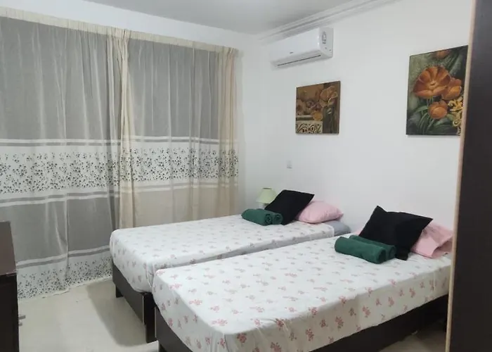 Aquamarine Sea Front - Elevated Ground Floor With Balcony And Yard Apartment *